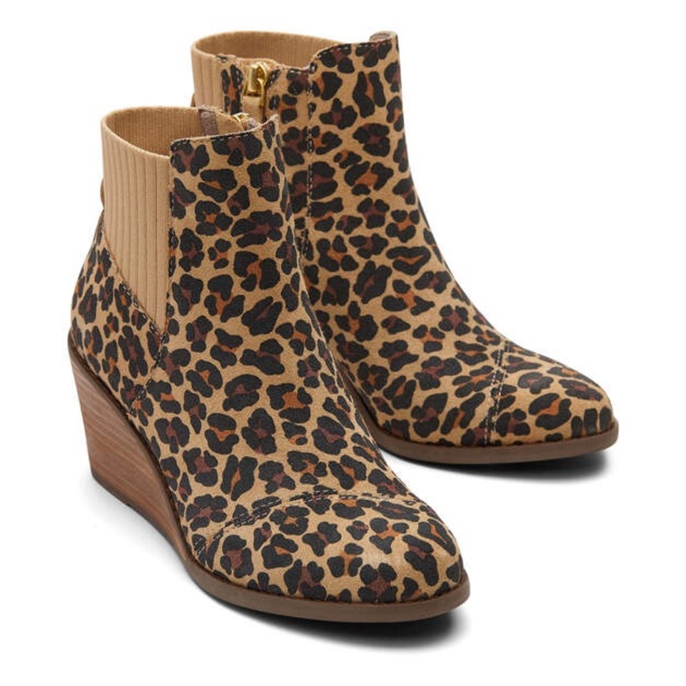TOMS Sadie Suede Wedge in Leopard
